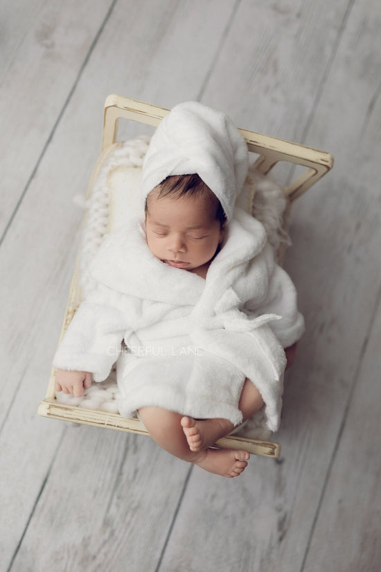 Load image into Gallery viewer, Newborn Photo Prop Robe and Towel Set - White or Pink - Cheerful Lane
